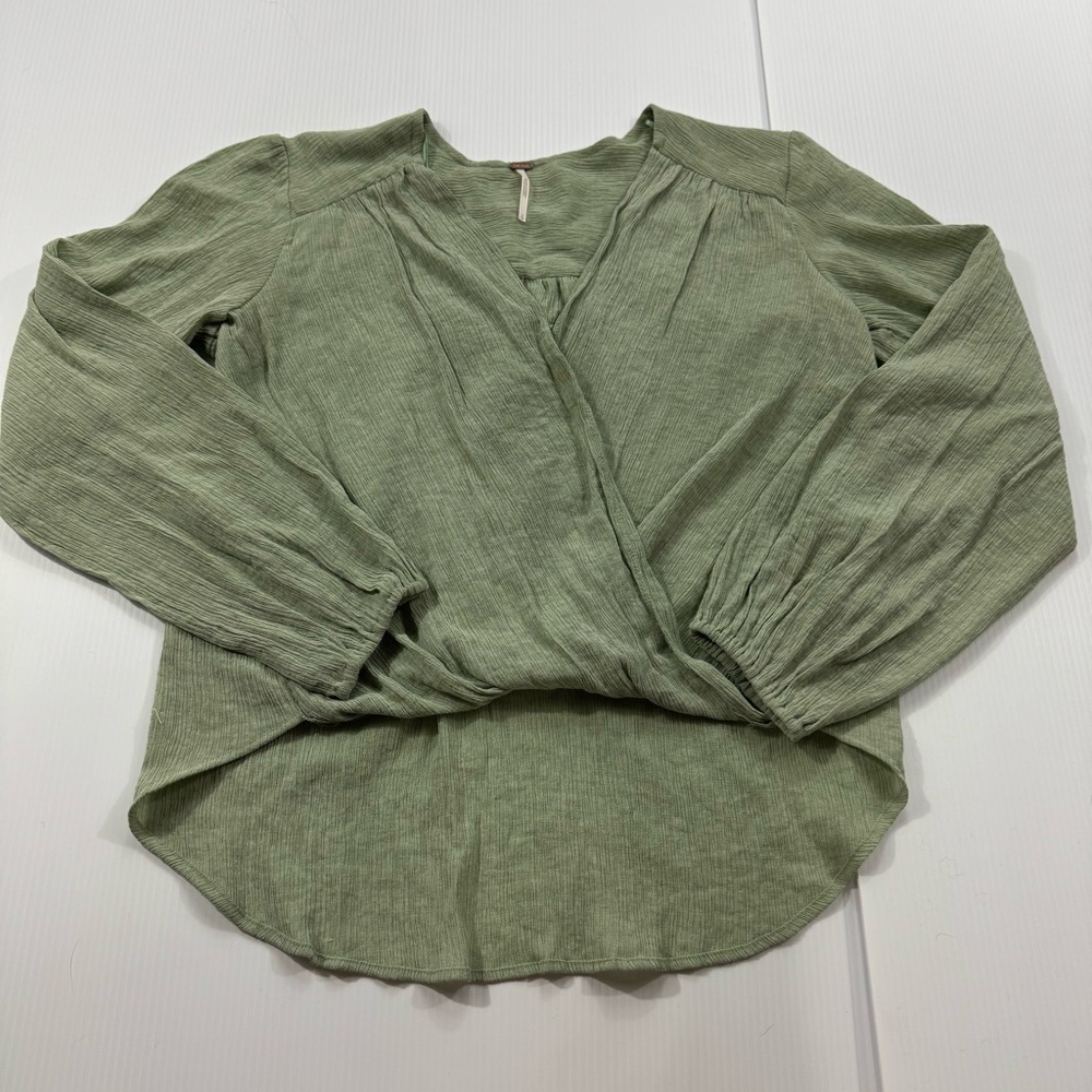 299.‎ Women’s Free People Sage Green Blouse (S)